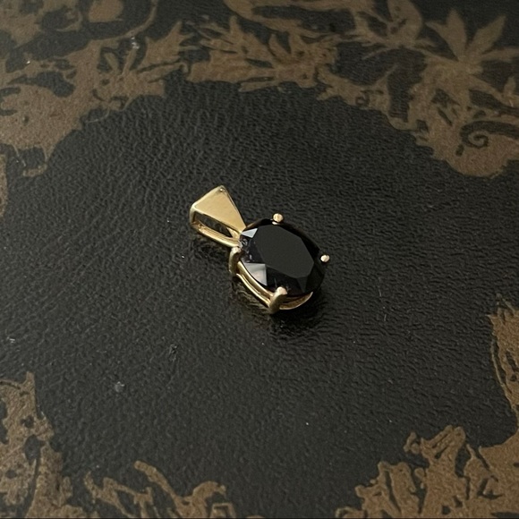 Ambras Fine Jewelry Jewelry - 14k Yellow Gold Oval-Cut Black Gemstone Pendant